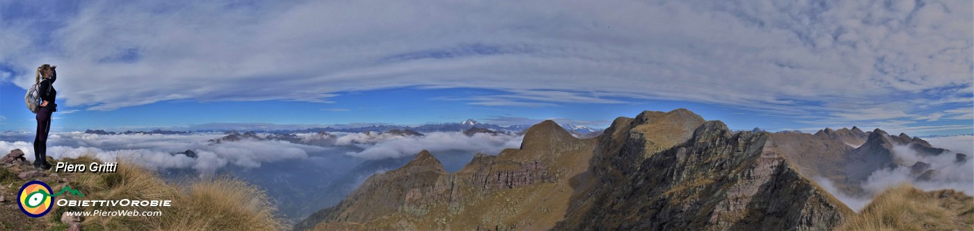 46 Splendida vista dalla vetta del Pietra Quadra.jpg